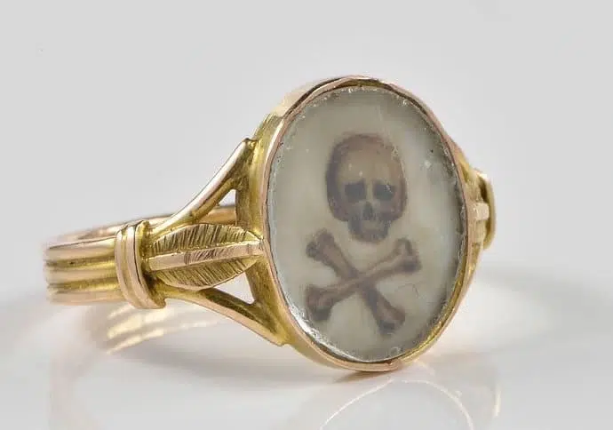 skull and bones gold ring