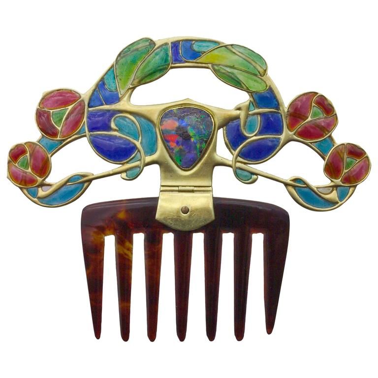 What Makes Art Nouveau Jewelry So Collectible?