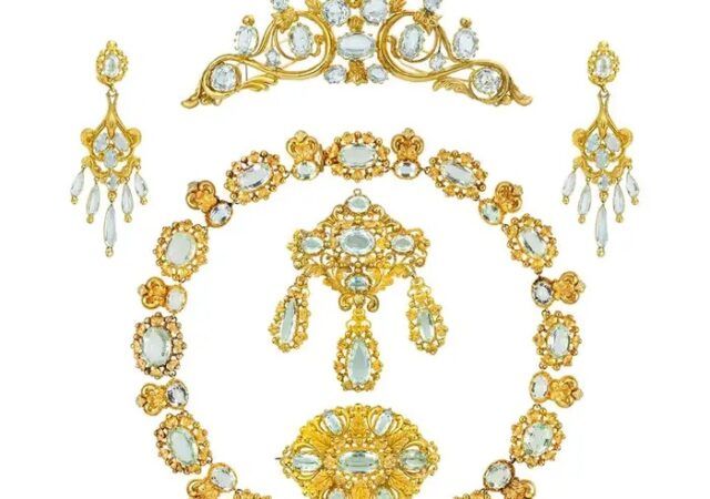 When It Comes to Jewelry, What Is a Parure?