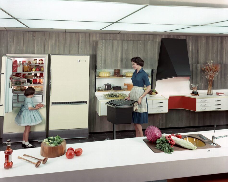 A portable grill in a demonstration kitchen at the 1961 GM Motorama Exhibit. 