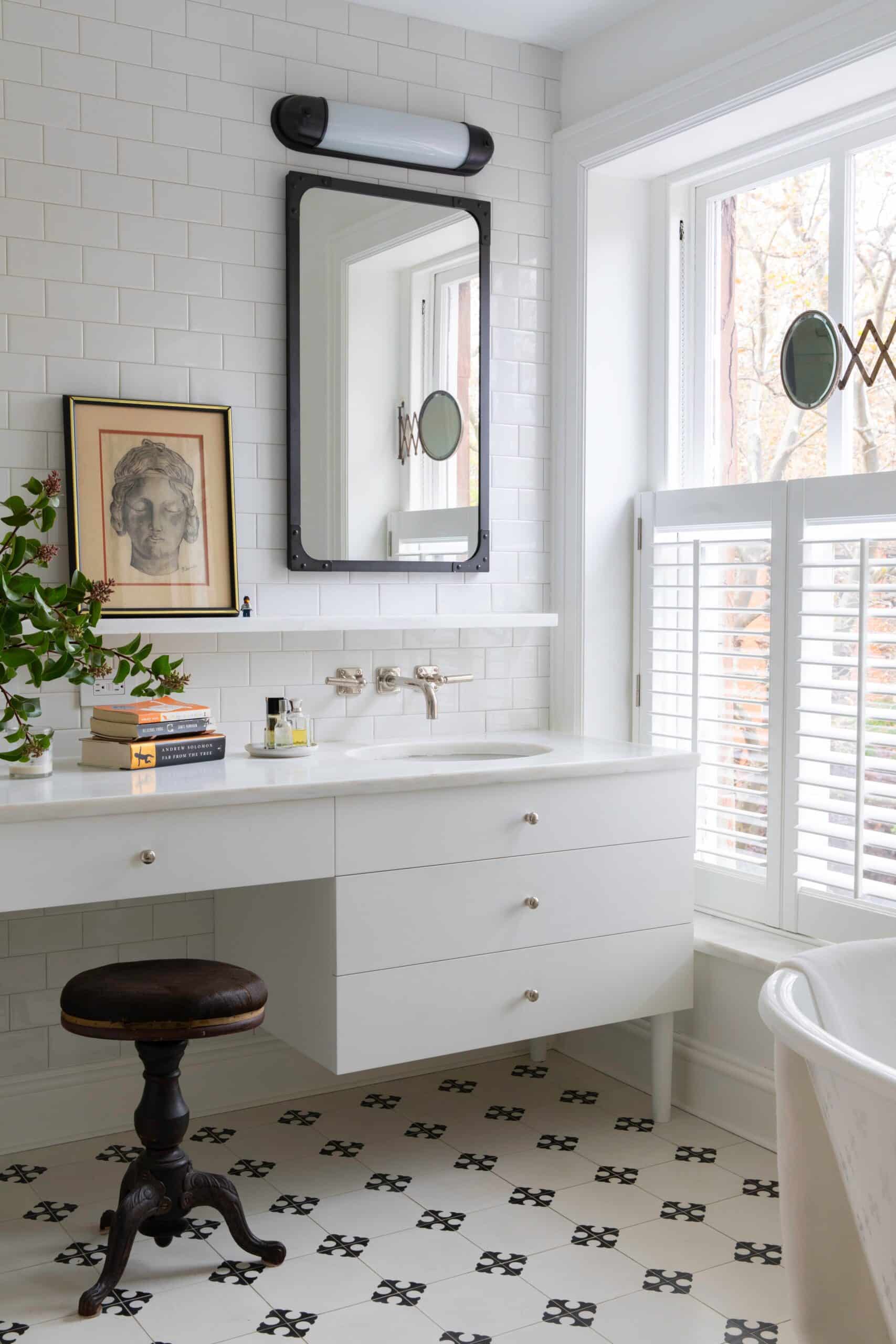 19 Dreamy Feminine Bathrooms - The Study