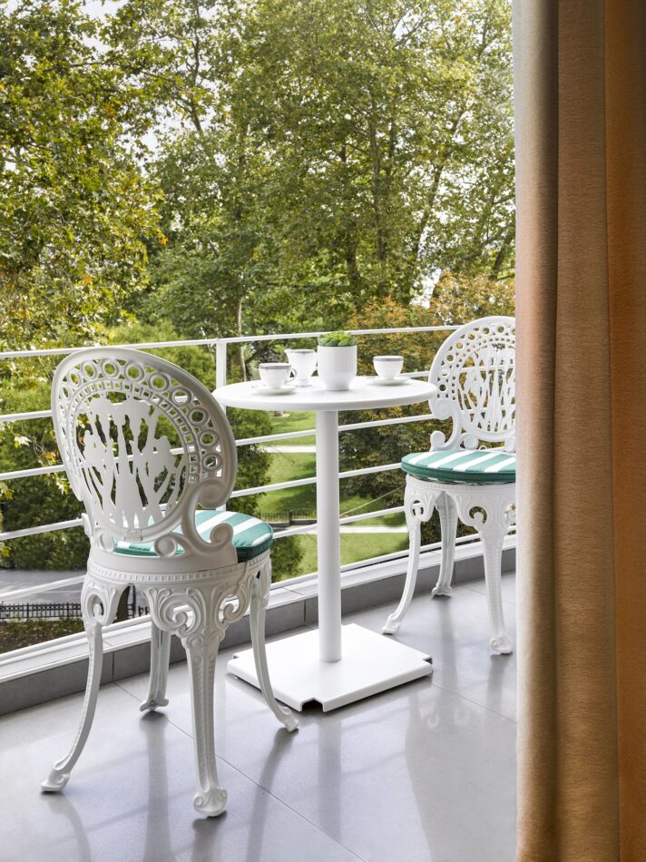 Terrace designed by Kahrahman