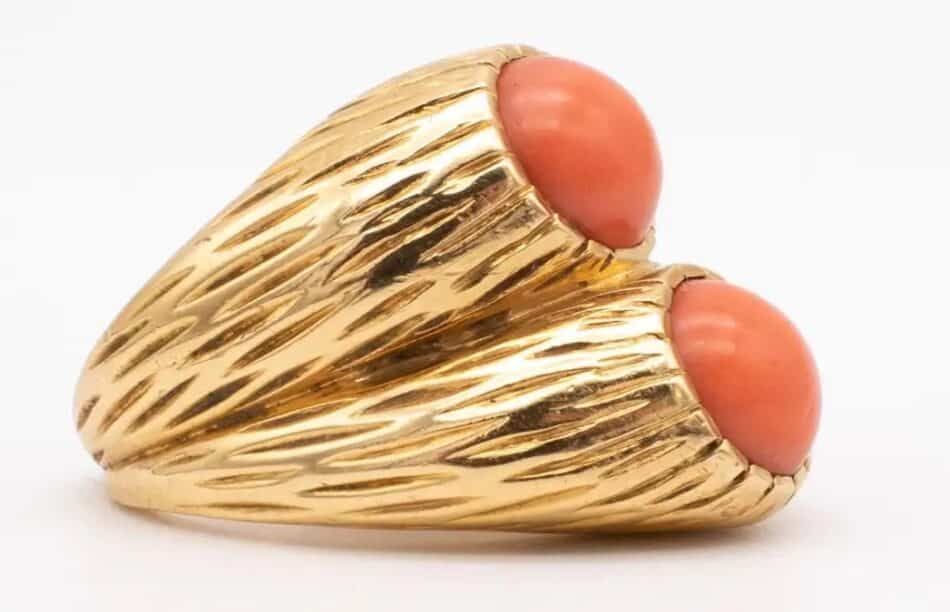 side view of Cartier coral toi et moi ring