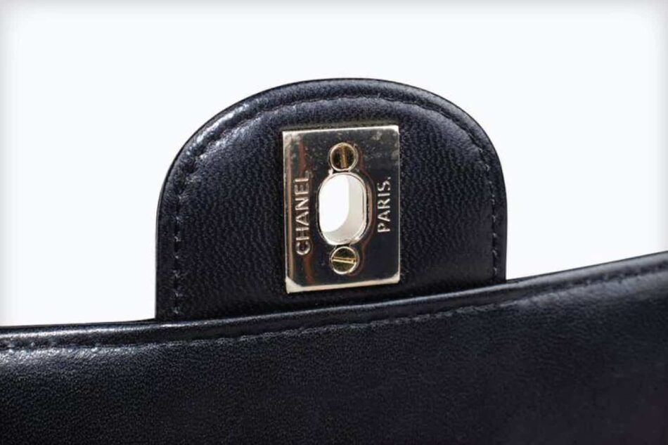 HOW TO SPOT A SUPERFAKE CHANEL HANDBAG! 