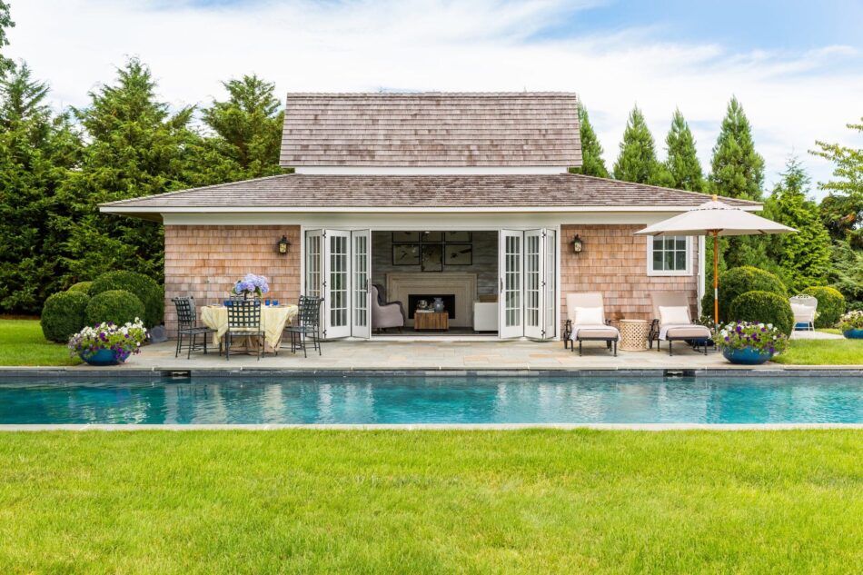 Huniford Design Studio pool house in Southhampton, NY