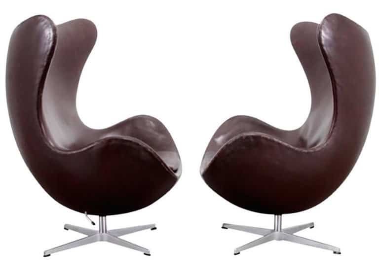 Arne Jacobsen's Egg chairs in brown leather 