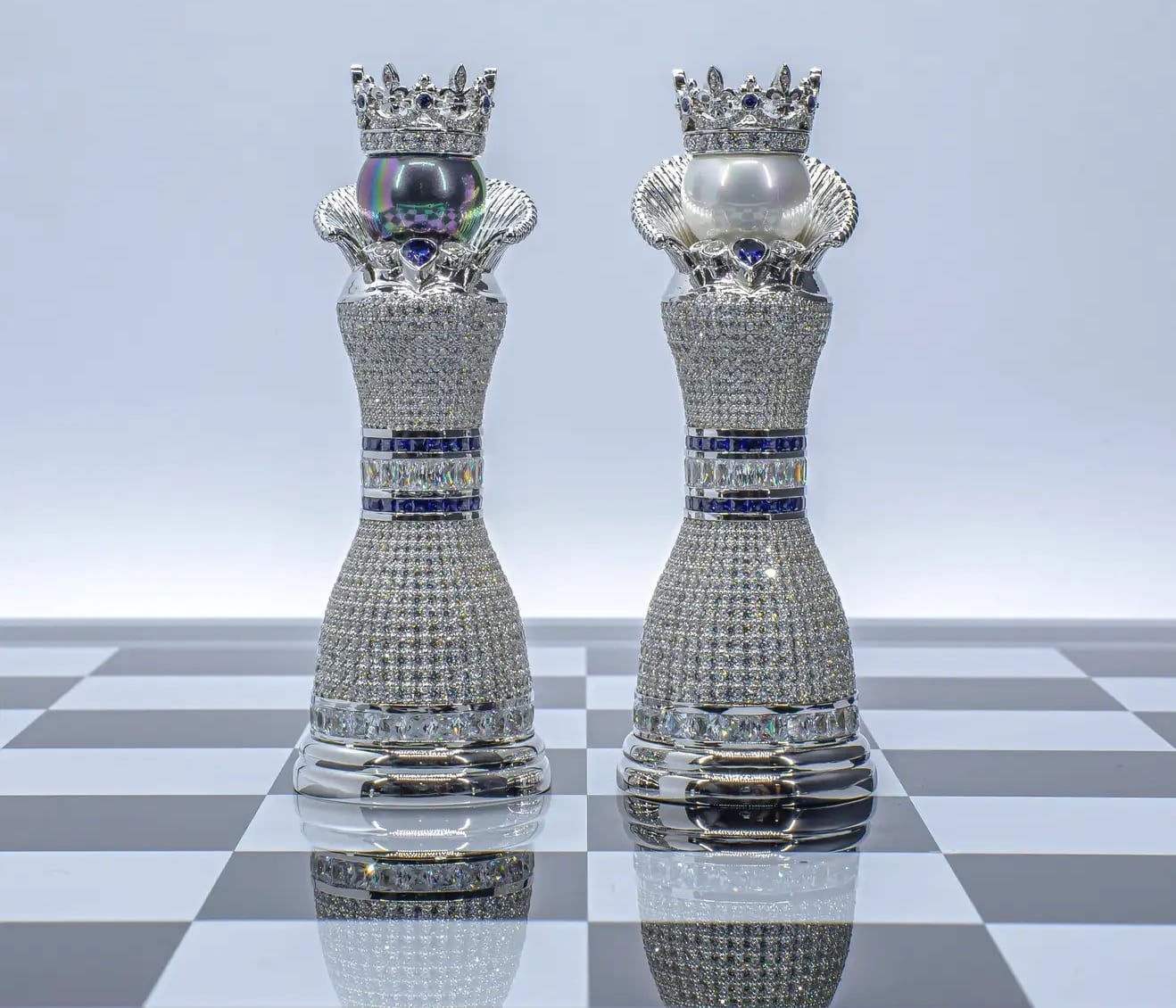 Colin Burn Art chess set