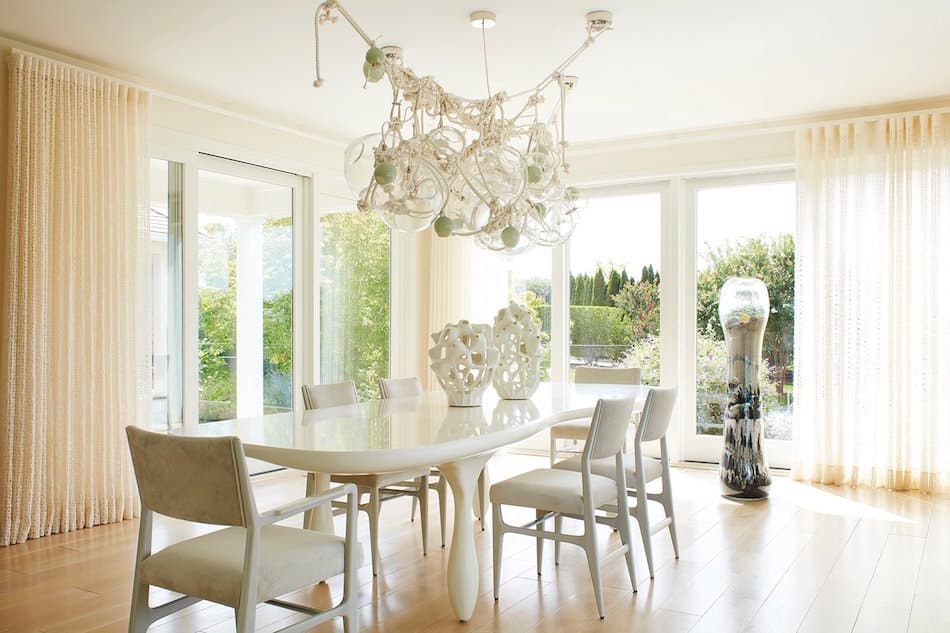 beach house dining room by Amy Lau