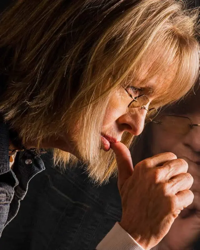 Portrait of Diane Keaton in 2006, with bangs and glasses