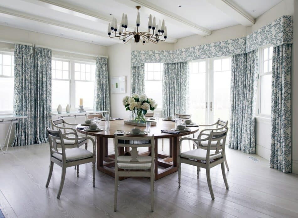 Hamptons dining room by Thorp