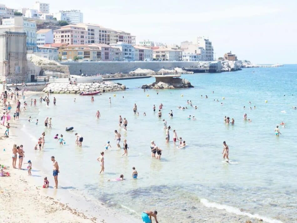 Plage des Catalans, 2017, by Massimo Vitali,