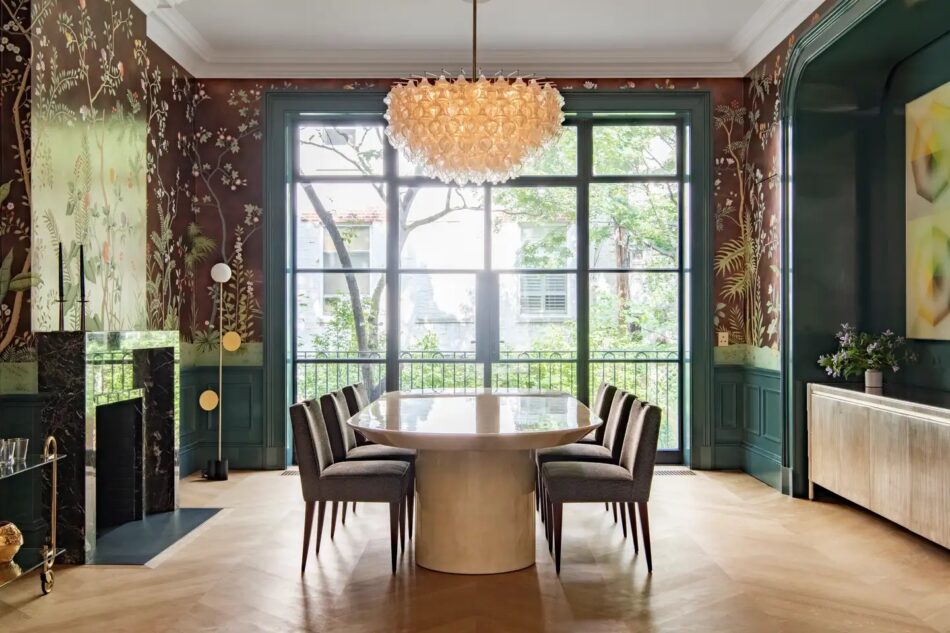 Dining room of a Brooklyn Heights townhouse by Elizabeth Roberts Architects