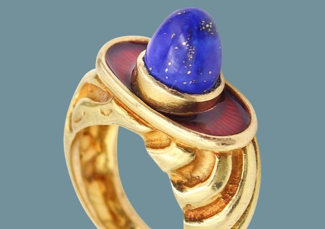 This Sculptural Elizabeth Gage Ring Is Bold and Beautiful