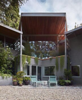 18 Homes with Striking Landscape Design | The Study