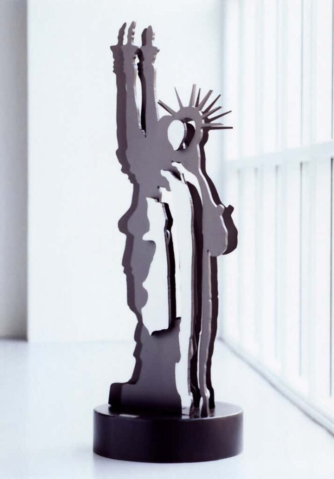 Le fantôme de la liberté sculpture by Armand Fernandez