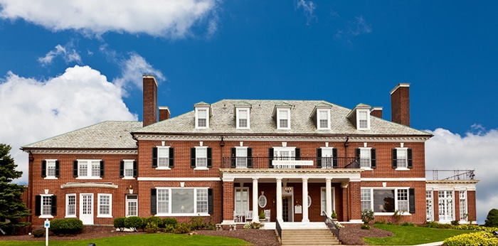 The classic brick facade of the Georgian Inn of Somerset.