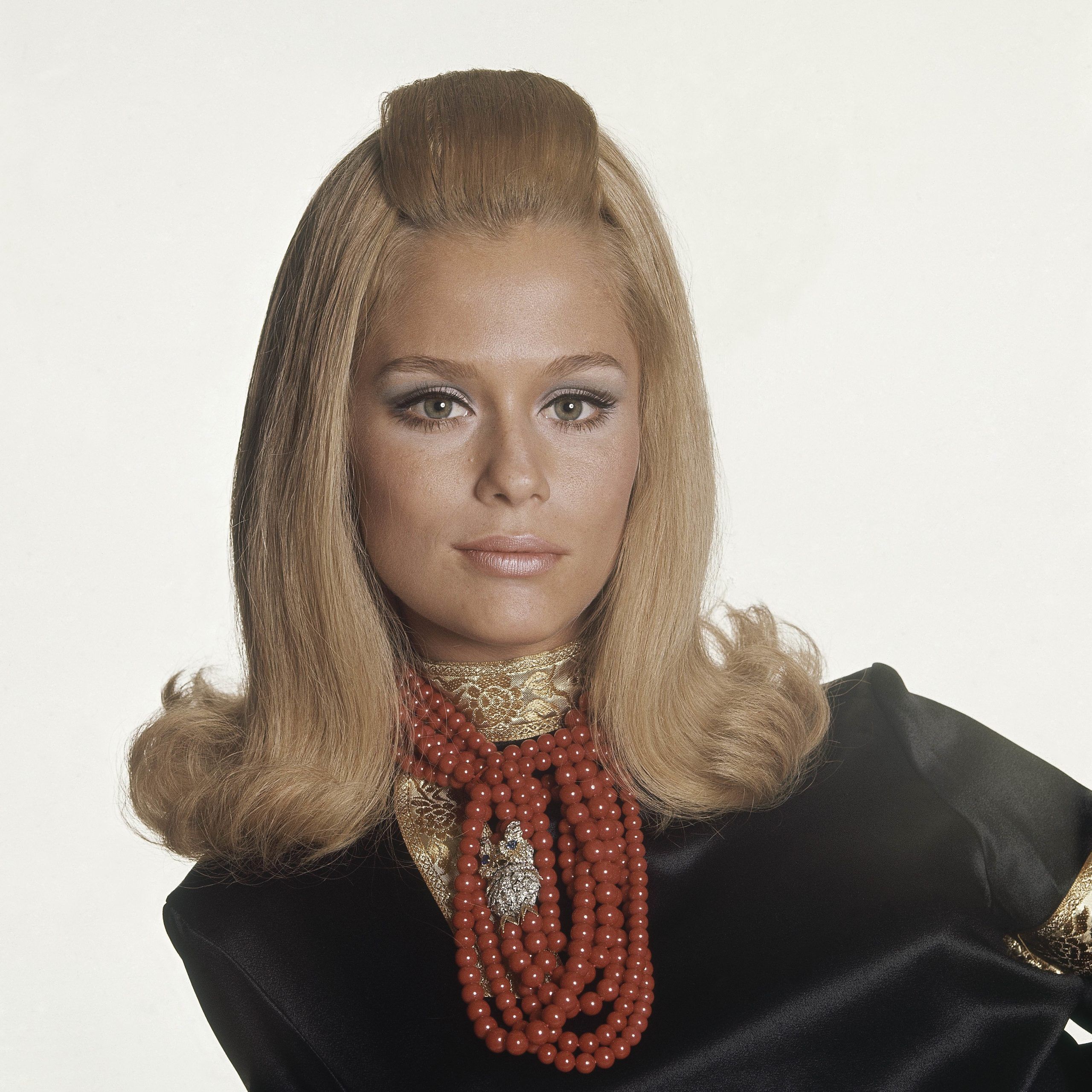 We’re Crushing on the Candy-Colored Gems of 1960s Jewelry