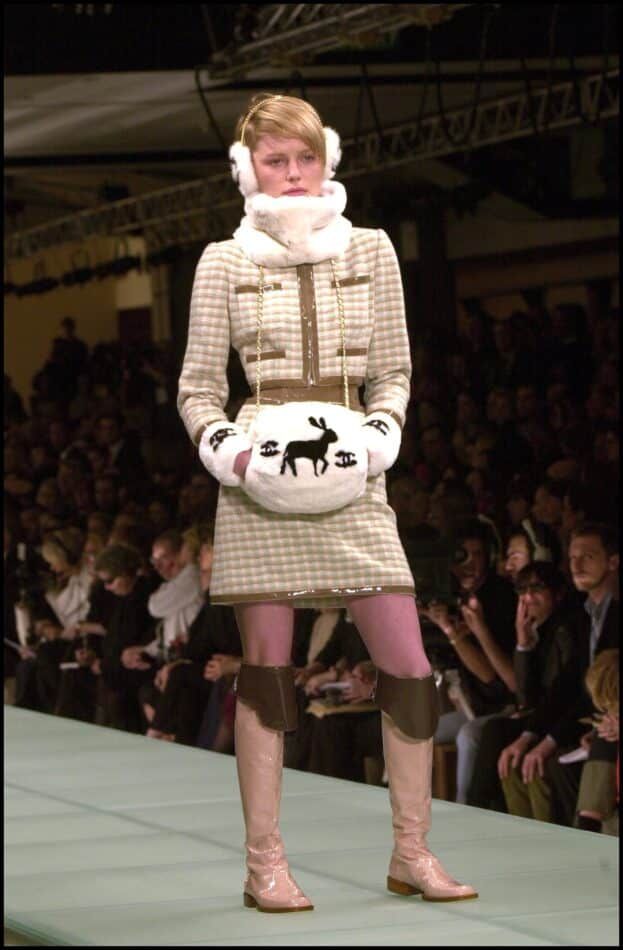 Chanel 2001-2002 fall winter runway show