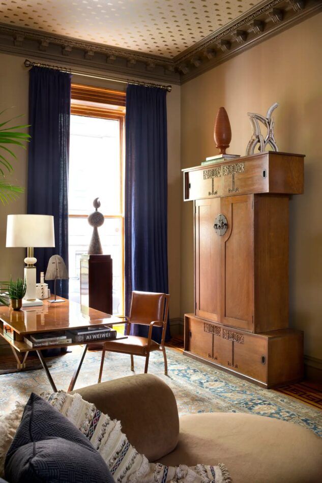 Brooklyn Heights Designer Showhouse living room by Glenn Gissler