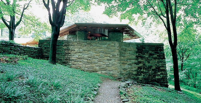 The hexagonal Kentuck Knob house — one of Wright's Usonian projects — reflects the architect's belief in dynamic indoor-outdoor interactions.