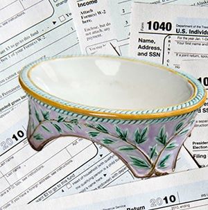 Majolica-Dog-Bowl-Leona-Helmsley