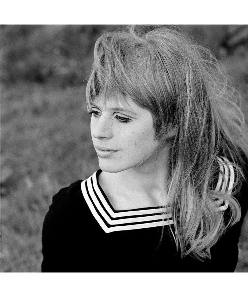 marianne faithful in black and white