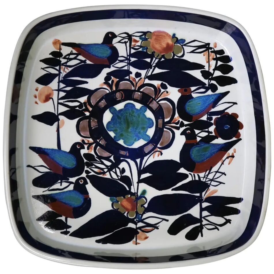 1960s Royal Copenhagen glazed porcelain bowl with floral bird motif