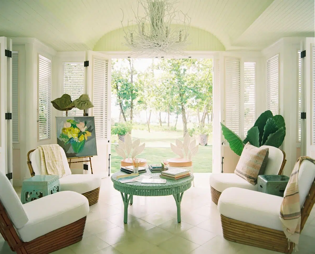 At the Playa Grande Beach Club, Kemble looked no further than her beloved rattan to outfit the rooms. Here, several styles of rattan furniture were used effortlessly to create a welcoming, character-filled indoor-outdoor room. 
