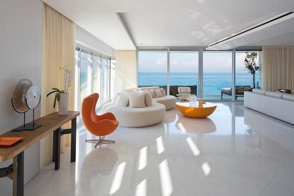 19 Incredible Interiors with Iconic Modern Furniture