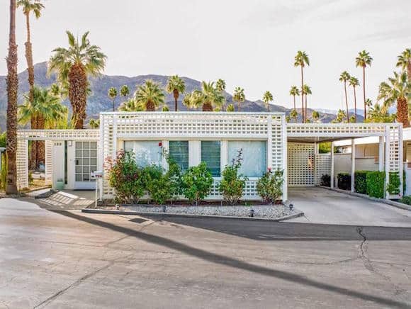 Fantastic Photos of Mid-Century Trailer Homes in Palm Springs