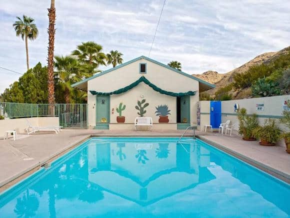 Jeffrey Milstein, Palm Springs 57 Rancho Mirage Mobile Home Park Pool, 2006