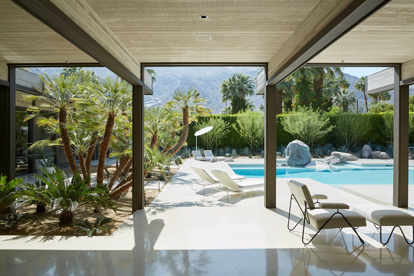 A modernist Palm Springs house renovated by Marmol Radziner.
