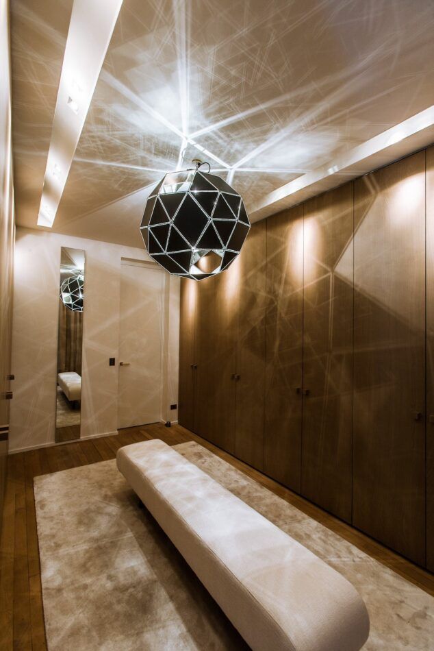 Isabelle Stanislas designed the dressing room of this Paris apartment