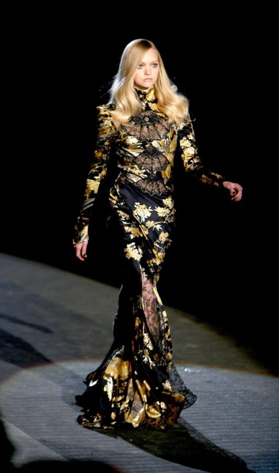 A model walks the runway in Roberto Cavalli fall/winter 2006 ready-to-wear show in Milan. Photo by Daniele Venturelli/WireImag