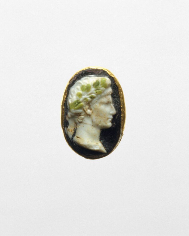 Gold ring with cameo glass portrait of the Emperor Augustus