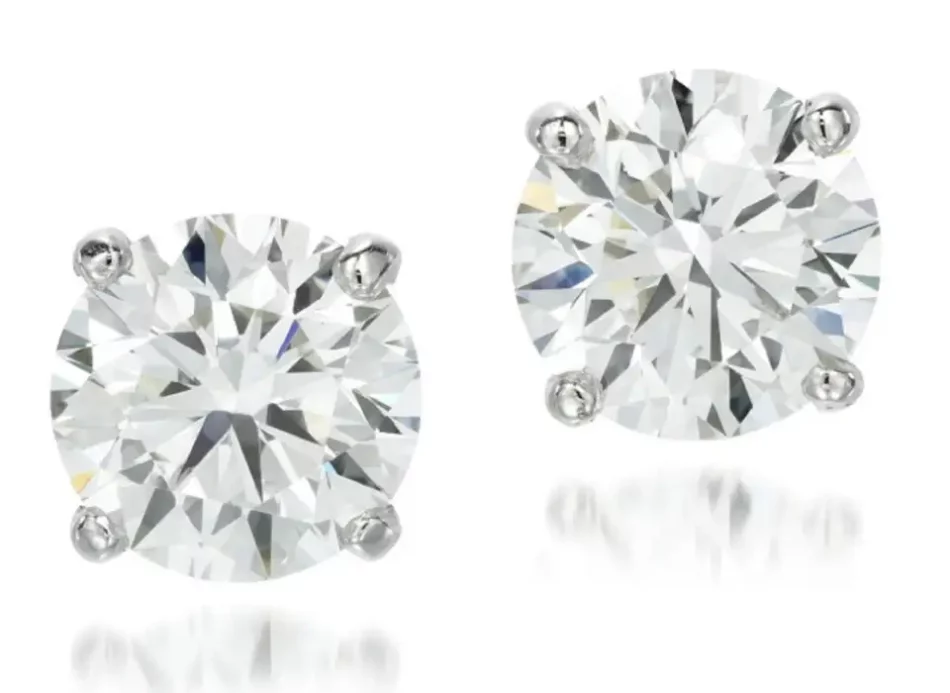 round diamond stud earrings