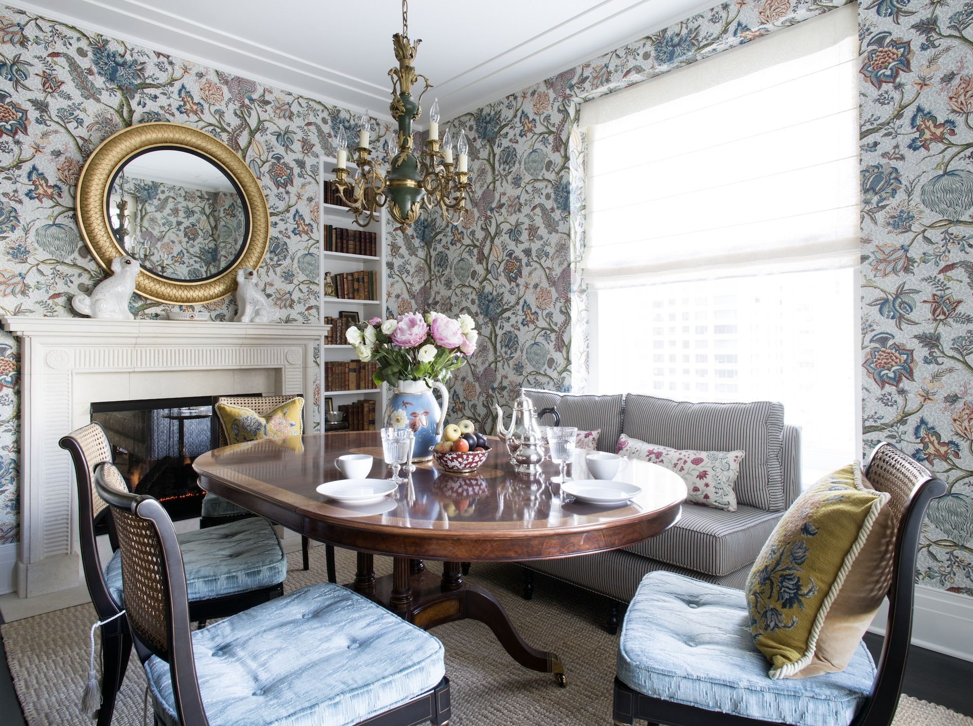 A Room We Love from the 1stDibs 50: Summer Thornton Design