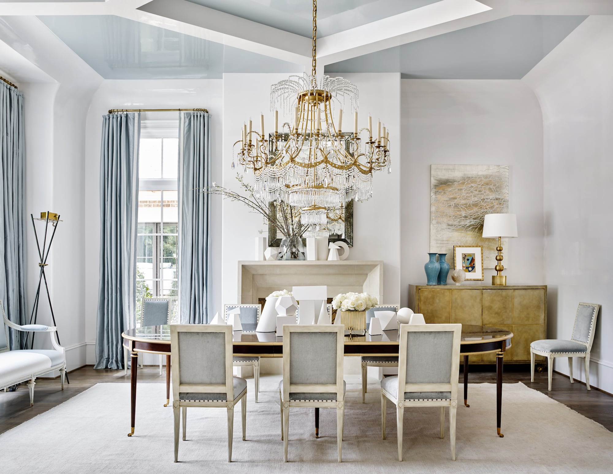 A Room We Love from the 1stDibs 50: Suzanne Kasler