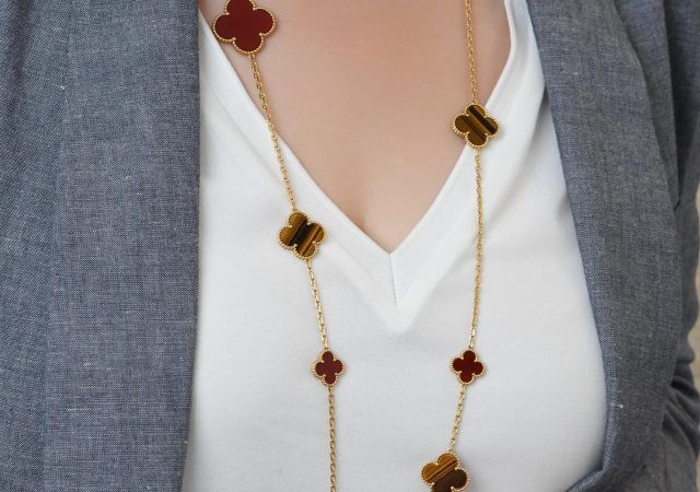 How to Spot a Fake Van Cleef 
Arpels Necklace
