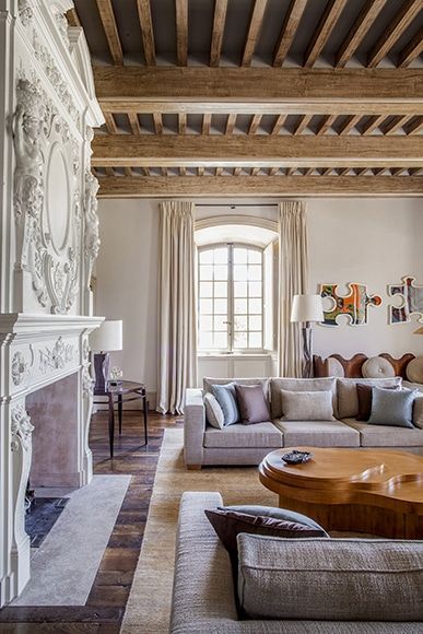 arts-and-crafts-french-living-room-haut-var-provence-france-by-pierre-yovanovitch-architecture-dinterieur