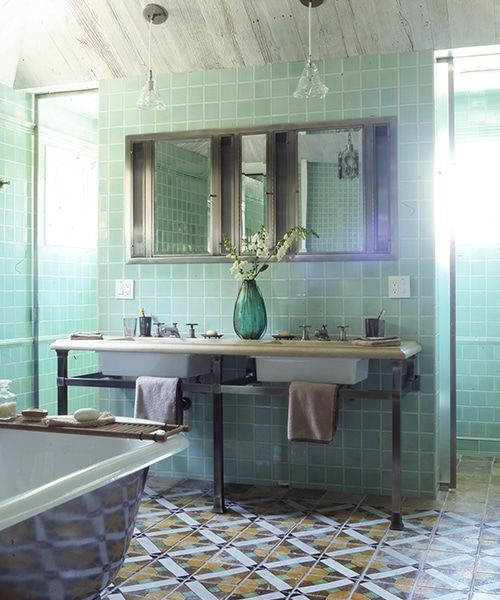 arts-and-crafts-transitional-bathroom-amagansett-new-york-by-fox-nahem-associates