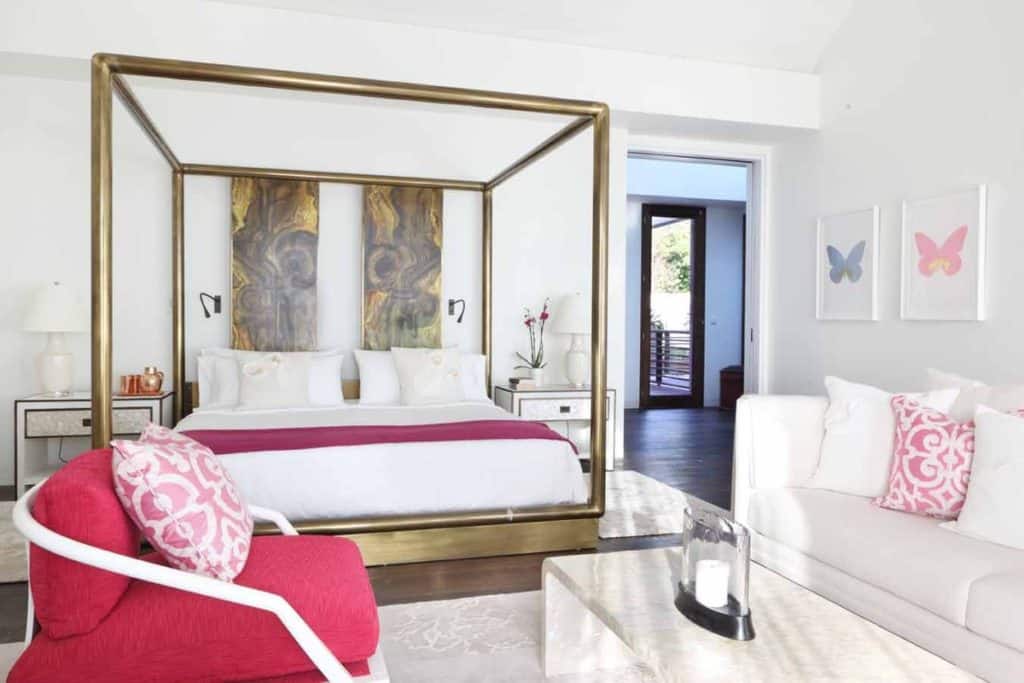 A modern beach house on the French Riviera designed by Carden Cunietti