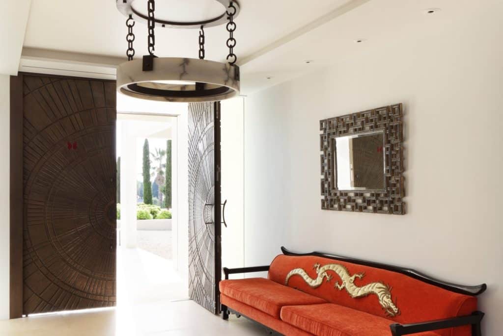 A modern beach house on the French Riviera designed by Carden Cunietti