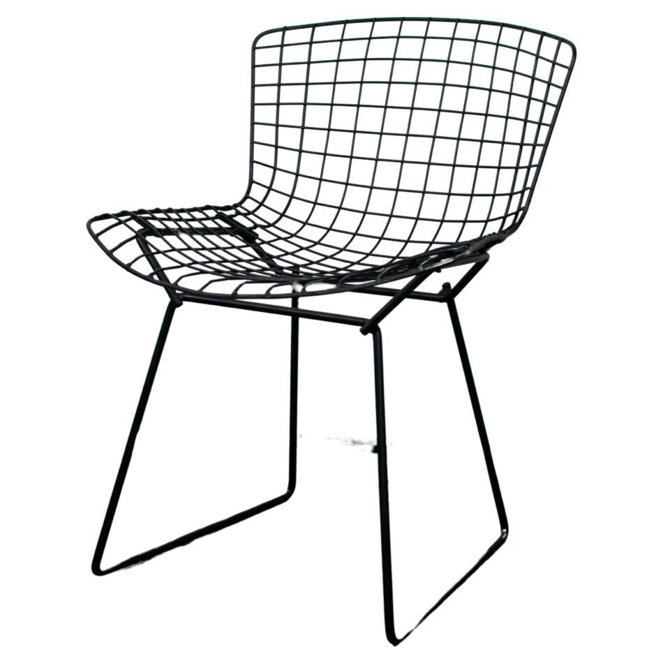 Harry Bertoia’s Side chair is a marvel of wire artistry whose airy, sculptural design melds aesthetics and comfort.