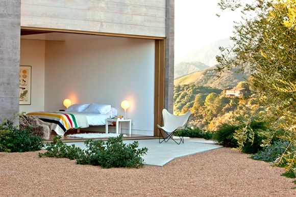 coastal-modern-bedroom-carpenteria-ca-by-bestor-architecture