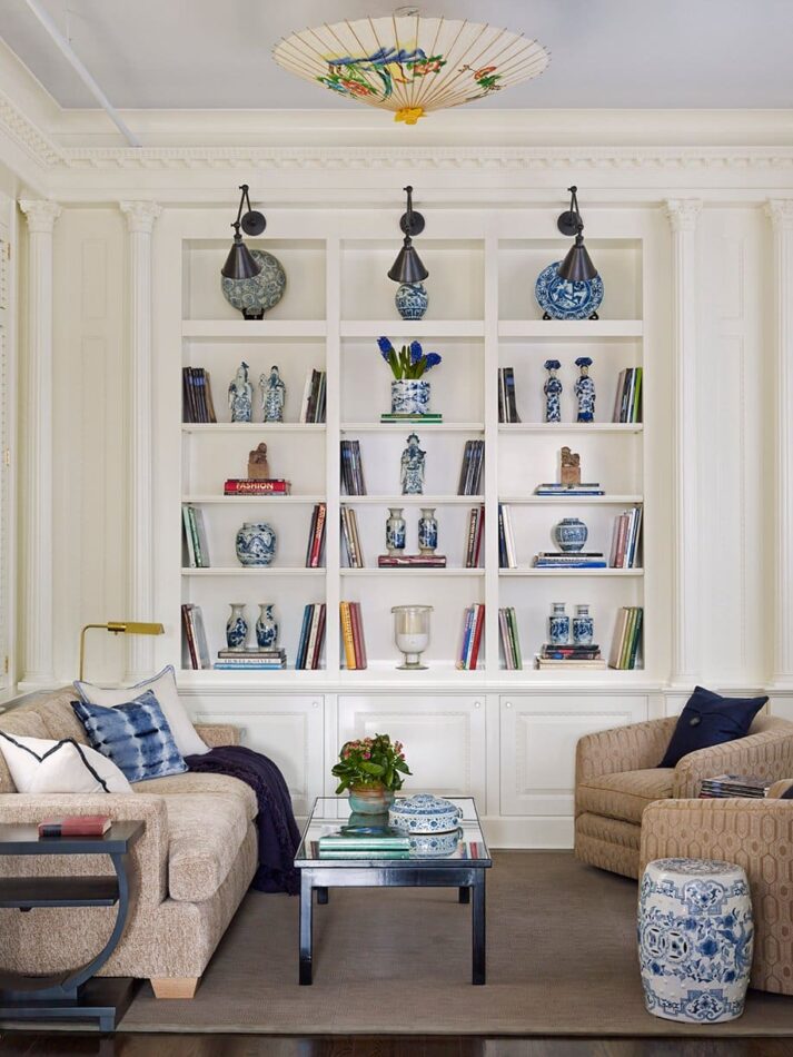 Living space by De La Torre Design Studio in Soho, New York