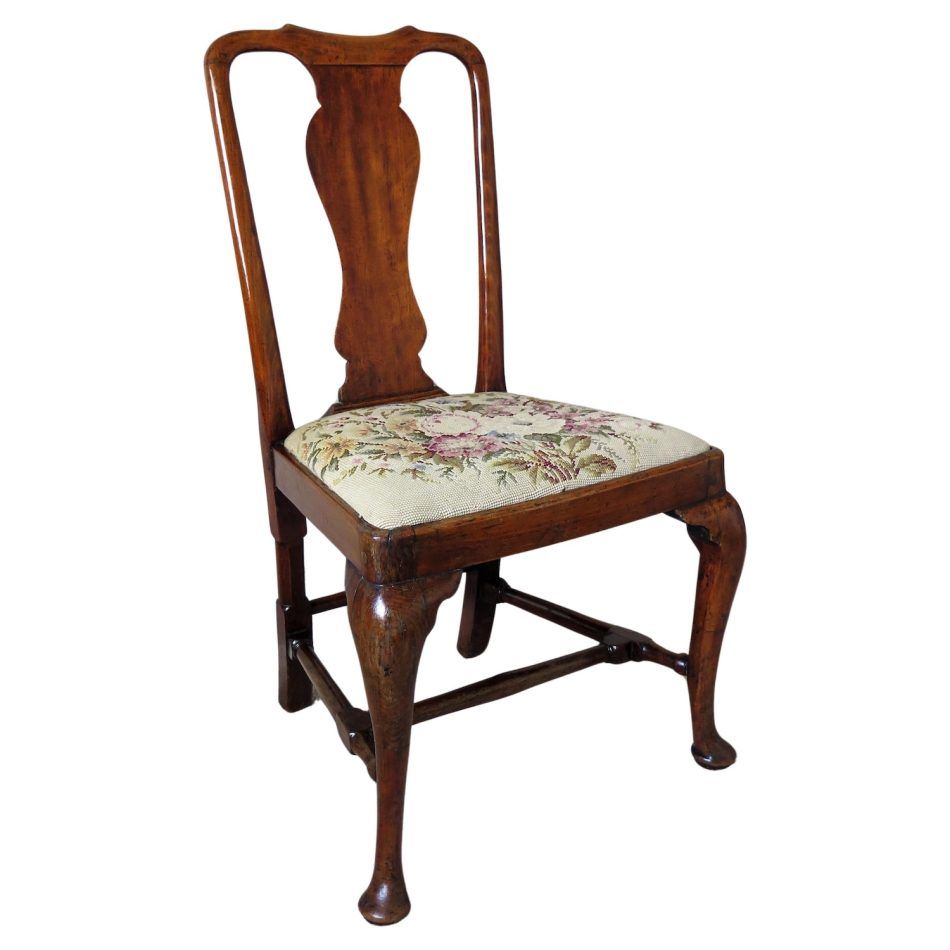 Queen Anne walnut side chair, ca. 1700-1710
