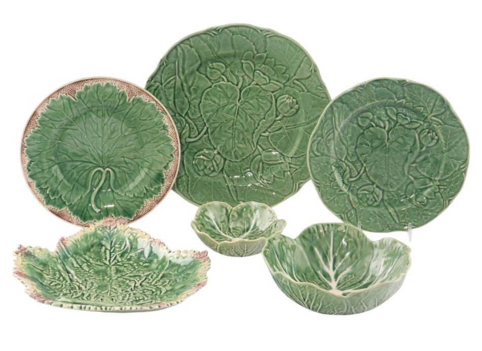 47-piece collection of Bordallo Pinheiro dinnerware, 20th century