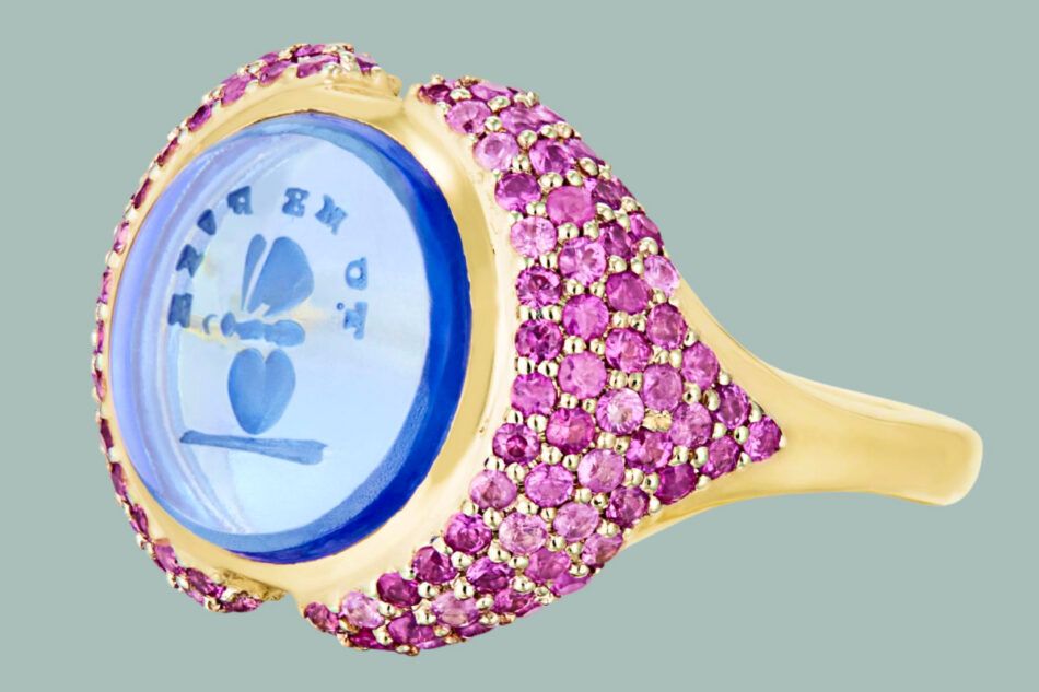 Seal & Scribe 18-karat yellow gold, ruby and French blue glass love intaglio cocktail ring, 2024