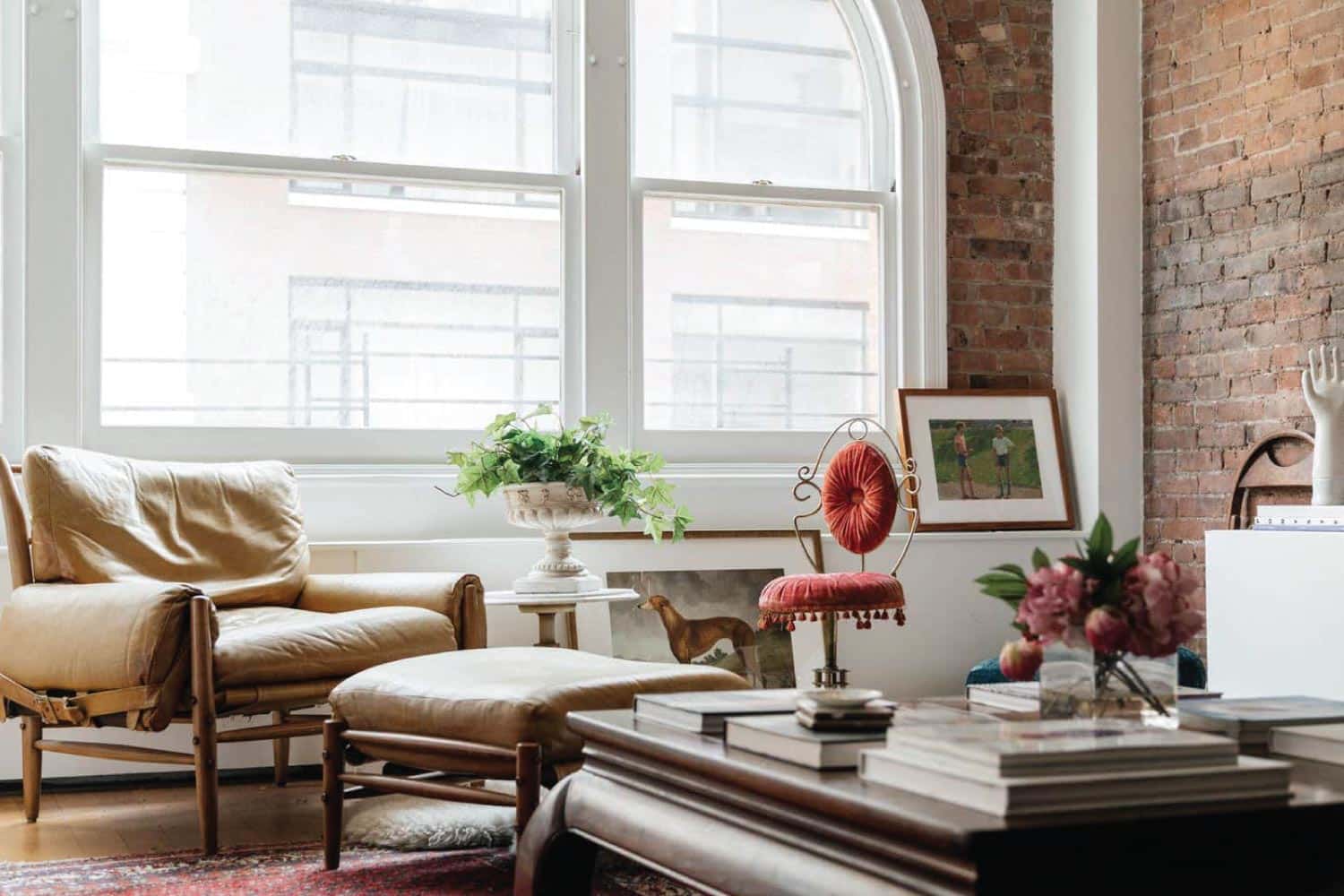 New York City loft designed by Jae Joo: eclectic, maximalist, modern living room